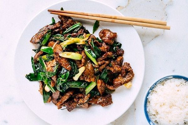 Вкусный путь в мир китайской кухни: говядина с зеленым луком