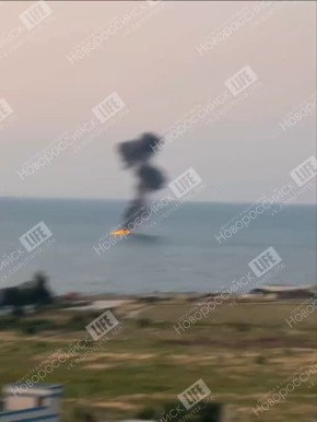 В Новороссийске всю ночь шло отражение атаки безэкипажных катеров, сообщил мэр