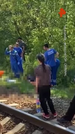 Два школьника попали под колеса электрички в Подмосковье