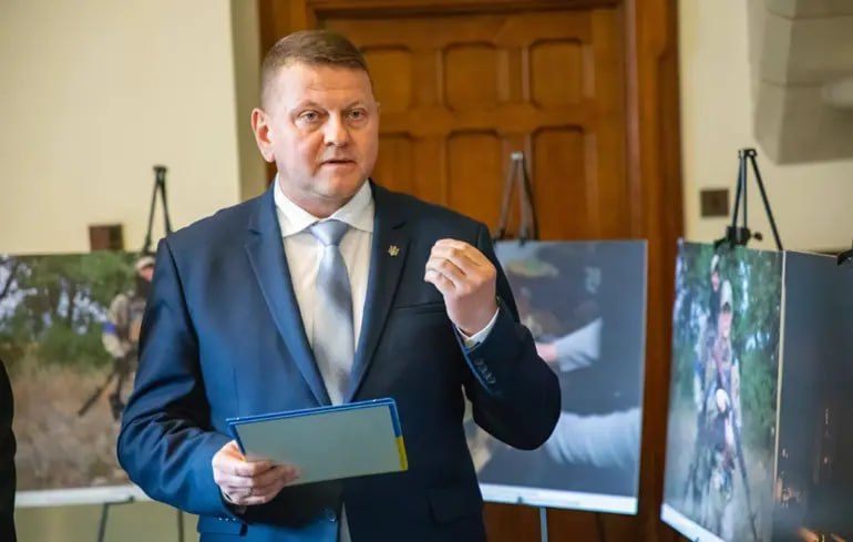 Бывший главком ВСУ Валерий Залужный написал колонку для украинского издания "Зеркало недели", где дал свою оценку итогов контрнаступления лета 2023 года, вторжения в Курскую область и текущей обстановки на фронте