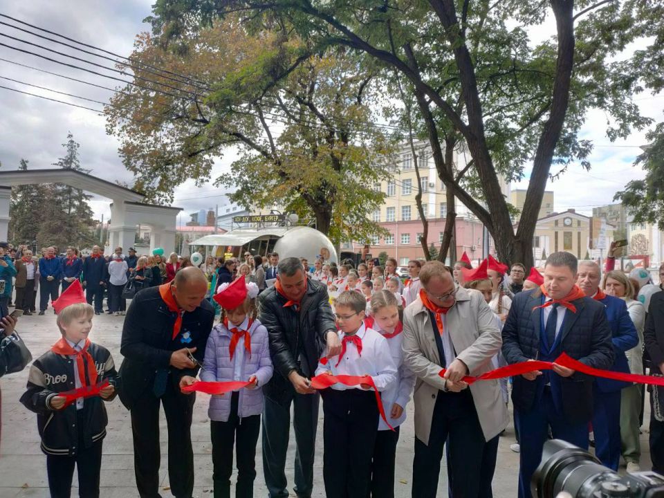 Парк пионеров на Перекальского предстал во всей красе