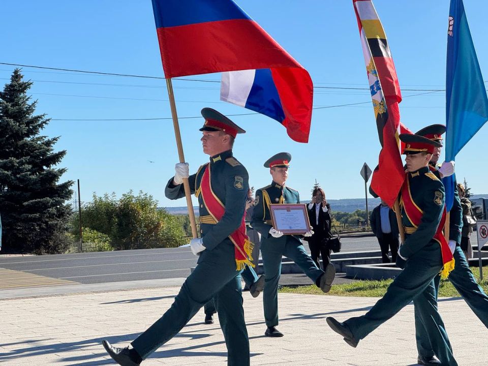 На мемориальном комплексе «Курская дуга» прошло торжественное возложение цветов и венков, посвящённое Дню города