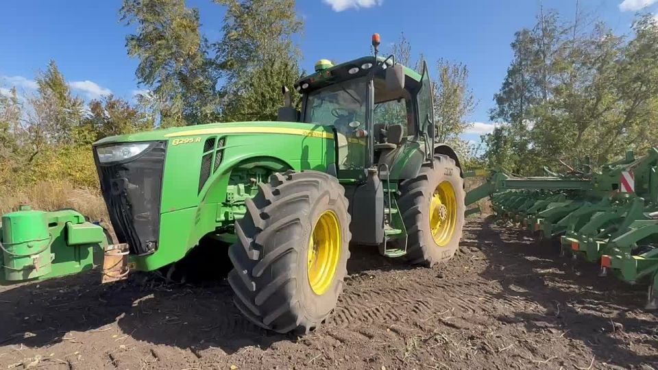 В Чекмаревке сегодня особый день! Не только день основного голосования, но и день рождения замечательного человека, отдавшего много лет организации и проведению выборов – председателя УИК №637 Татьяны Слепуховой