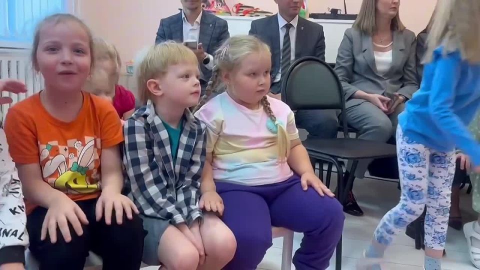 В преддверии Дня воспитателя курские единороссы поздравили с профессиональным праздником коллектив детсада №21