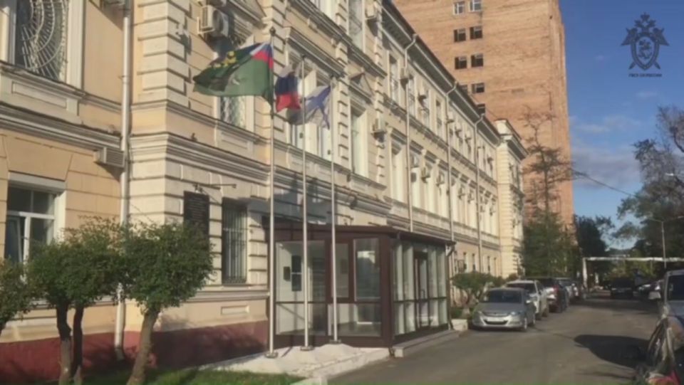 Сотрудники военного следственного управления СК России по Тихоокеанскому флоту передали гуманитарную помощь военнослужащим