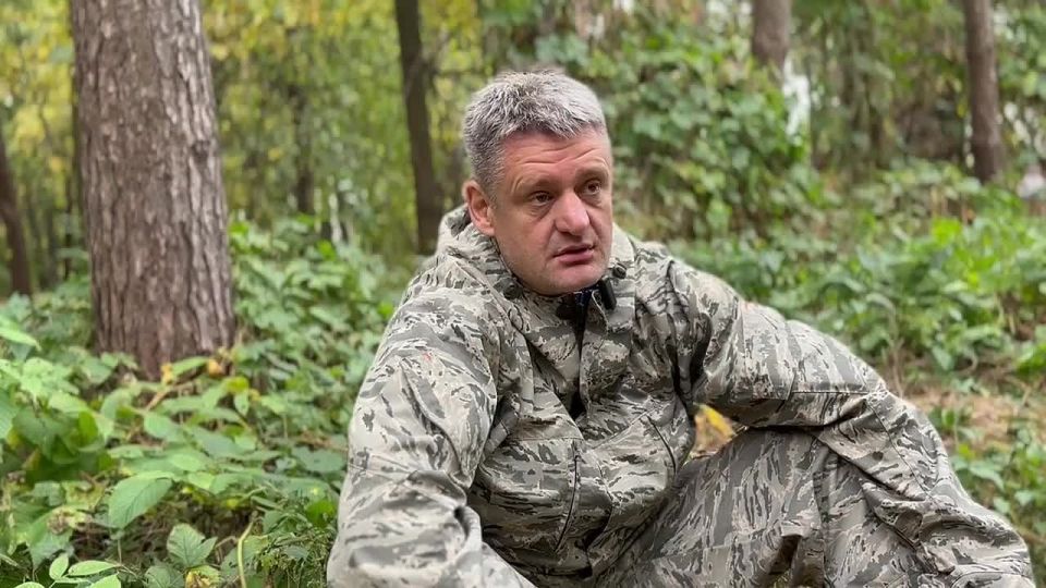 Игорь Кастюкевич: - Со всей России приехали сюда люди, которые так же, как и я, оставили жен, детей, кто-то оставил учебу, кто-то работу