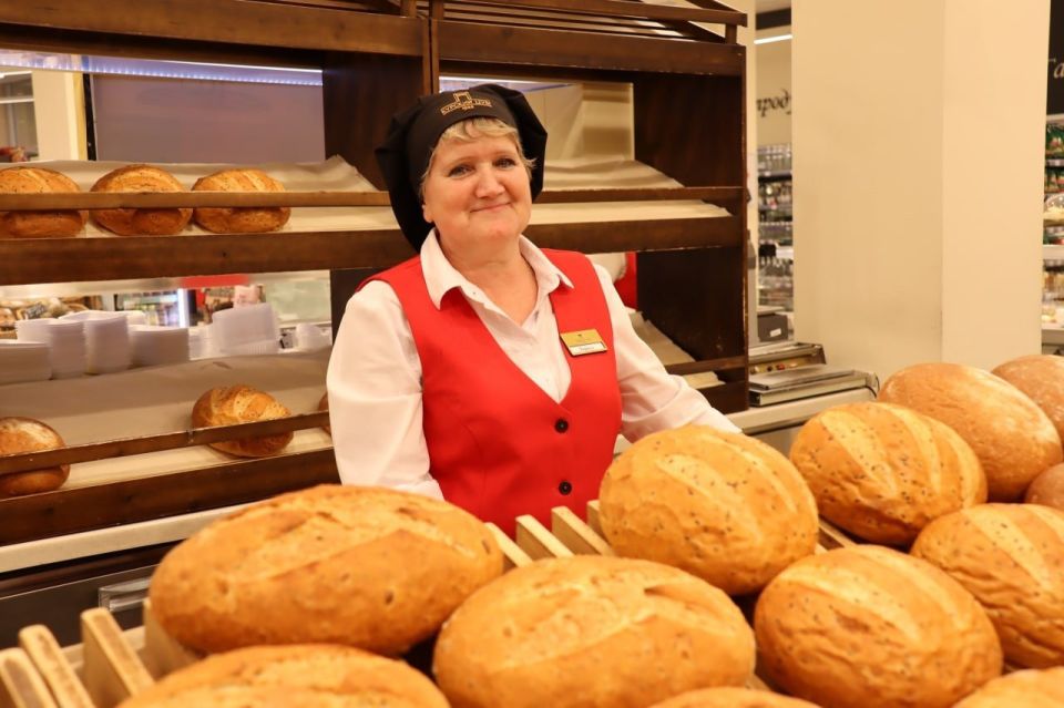 На каком расстоянии от вашего дома находится ближайший продуктовый магазин? Легко ли найти нужную одежду, электронику и другие товары в местных магазинах? Приглашаем вас принять участие в опросе –...