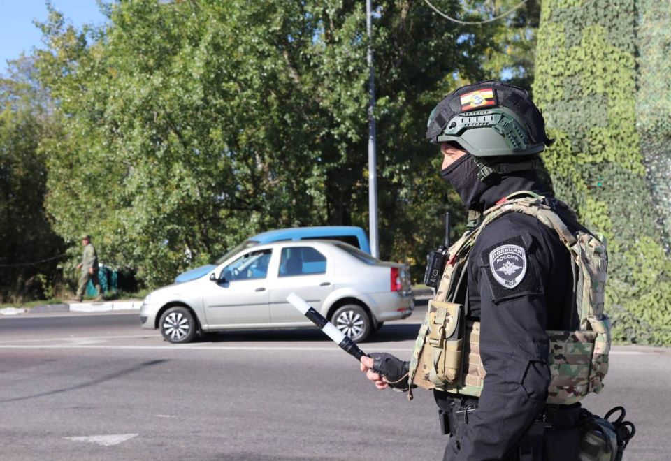 В полиции Октябрьского района расследуется уголовное дело в отношении жительницы Санкт-Петербурга, перевозившей наркотики во рту