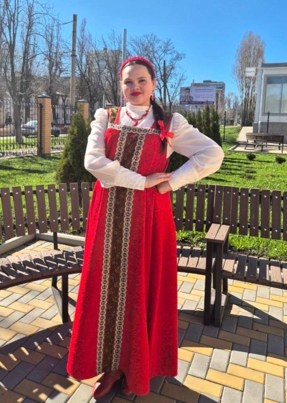 Студентка Суджанского колледжа искусств Мария Сивцева стала лауреатом первой степени IV Открытого конкурса талантов «Рябины гроздья алые»