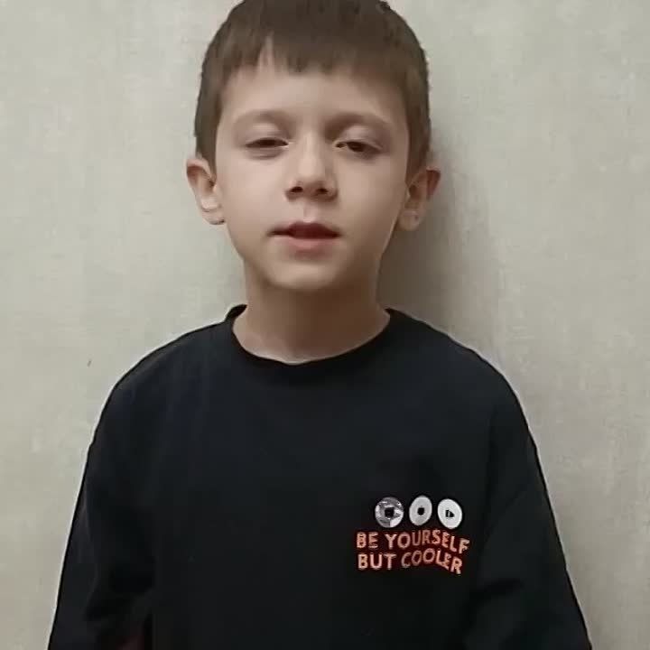 И разговоры там о вечном.. Задумываюсь иногда, многие ли люди способны отделить зерна от плевел. Путь истинный от пути ложного. Особенно погружаешься в эти мысли, когда у тебя перед глазами постоянно маячит сильный контраст...