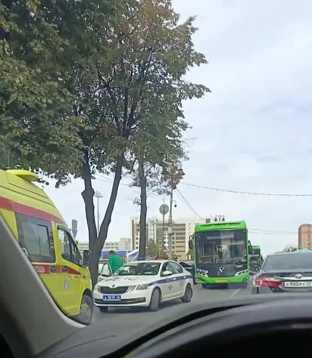 Серьезная авария на улице Ленина в Курске