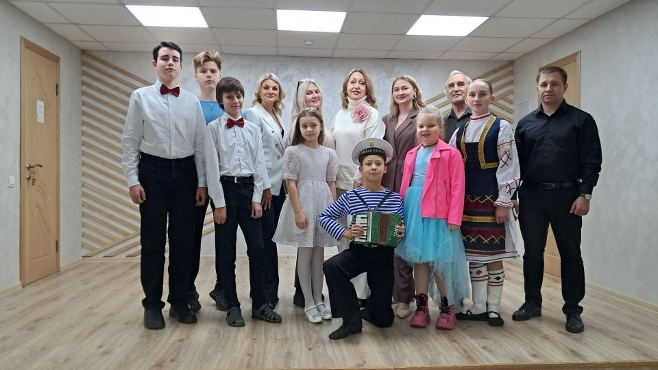В рамках декады, приуроченной к Международному дню пожилого человека в Курском доме социального обслуживания состоялся празничный концерт
