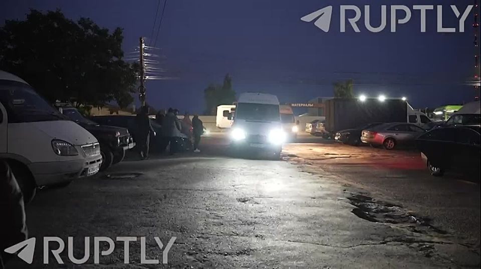 «Кажется, что прошло десятилетие. Очень страшно. Главное, что сейчас они рядом», — в Курске со слезами и объятиями встретили вернувшихся из украинского плена