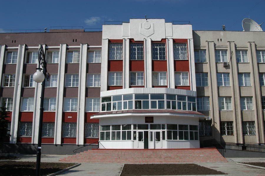 В Ленинский районный суд Курска поступило уголовное дело против генерального директора строительной компании «СИЭМИ» Виталия Синьговского