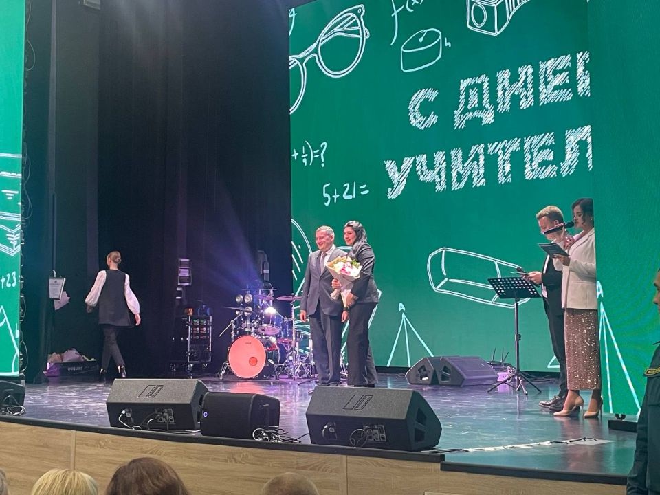 В преддверии Дня учителя в Курске чествовали педагогов