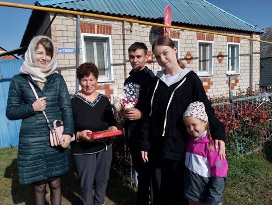 В преддверии замечательного праздника - Международного Дня учителя- обучающиеся Ванинской школы традиционно совершили осенний визит к учителям-ветеранам школы: Ваниной Галине Матвеевне, Ваниной Валентине Дмитриевне...