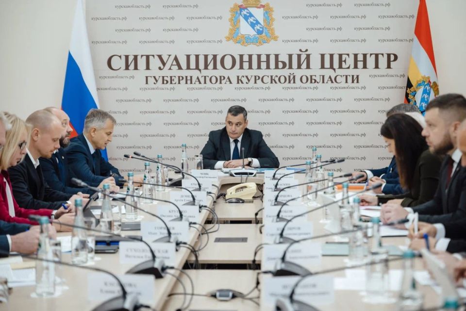 Сегодня состоялось заседание Правительства Курской области под руководством губернатора Курской области Александра Евсеевича Хинштейна