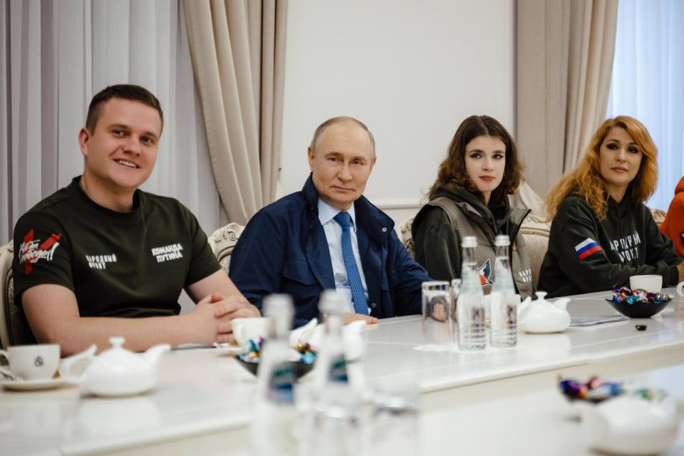 Курский губернатор поздравил с 73-летием Владимира Путина