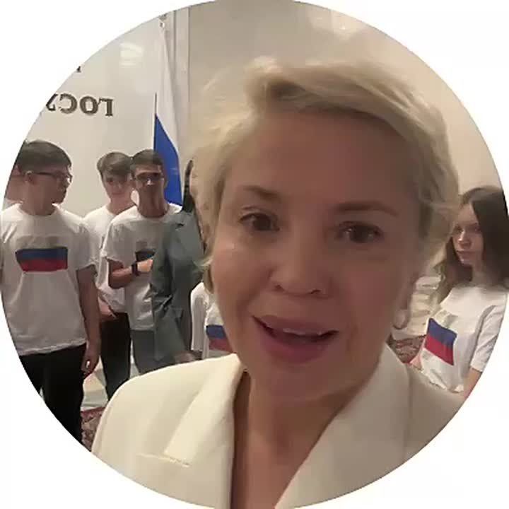 Екатерина Харченко: Сразу после Комитета поспешила встречать юных земляков - учеников 9а класса 62 школы Курска