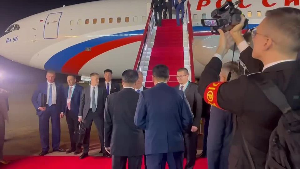 Олег Кожемяко принимает участие в торжествах по случаю 80-летия Трудовой партии Кореи в Пхеньяне