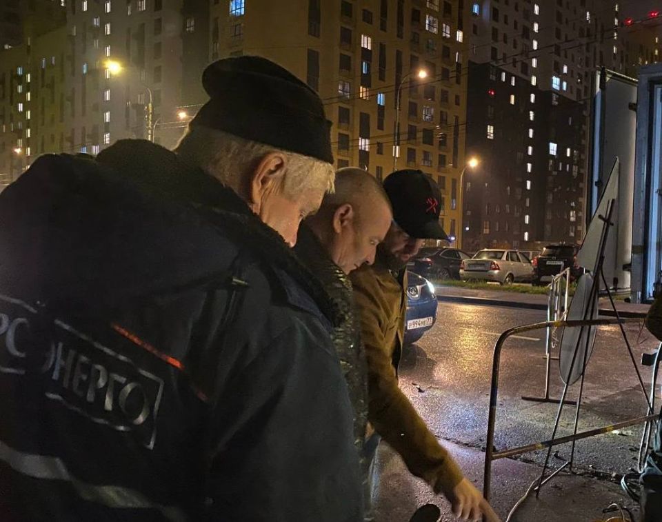 Над устранением порыва на Ольшанского работают две бригады компании «РИР-Энерго»