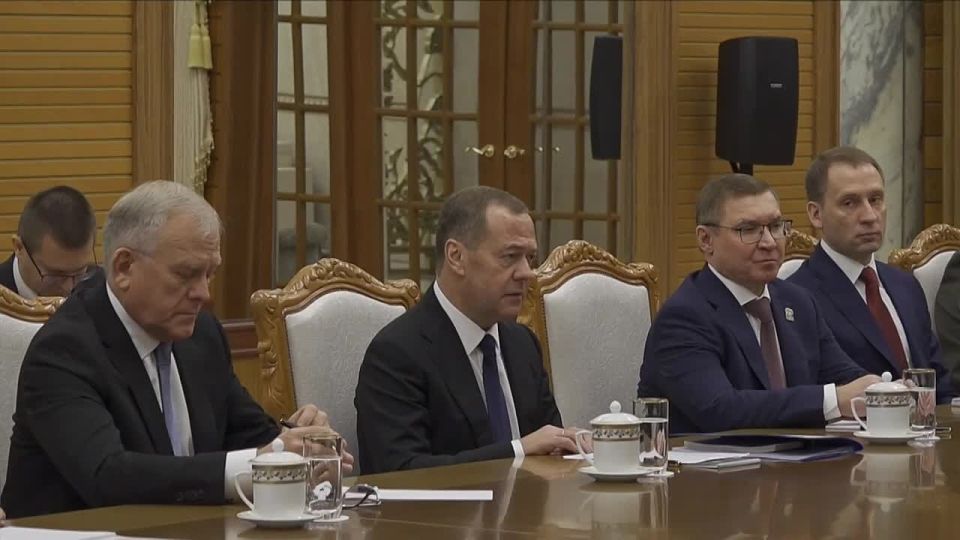 Губернатор Курской области Александр Хинштейн: