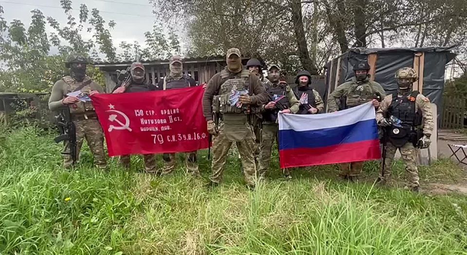 Стало уже доброй традицией направлять в адрес военнослужащих и сотрудников Росгвардии, выполняющих служебно-боевые задачи в Курской области, письма со словами поддержки