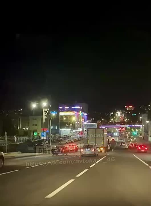 В Курске случилось массовое ДТП на спуске к Центральному рынку