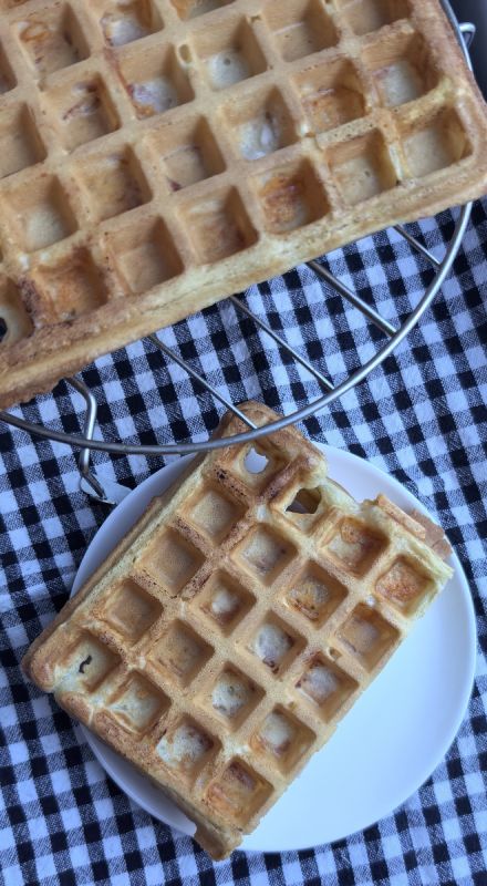 Утренний уют: вафли с ветчиной и сыром для дождливых дней