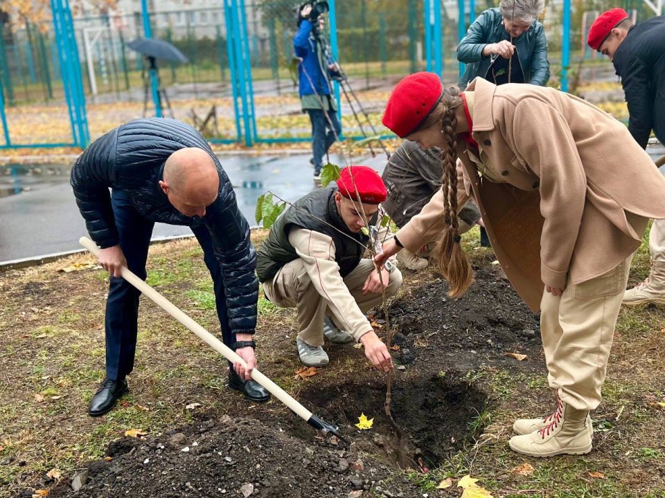 В Курске на территории школы №50 заложили «Гагаринский сад»