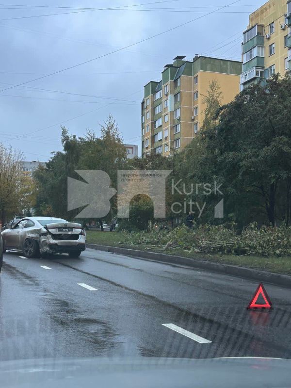 Под вечер в Курске столкнулись две легковушки