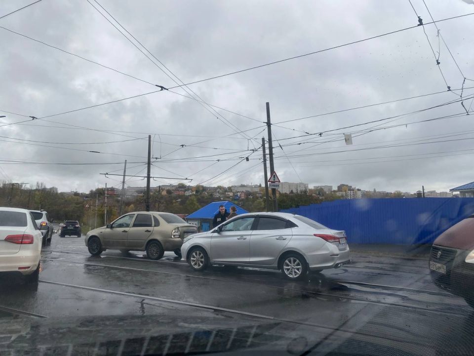 ДТП около остановки «Верхняя Луговая улица»