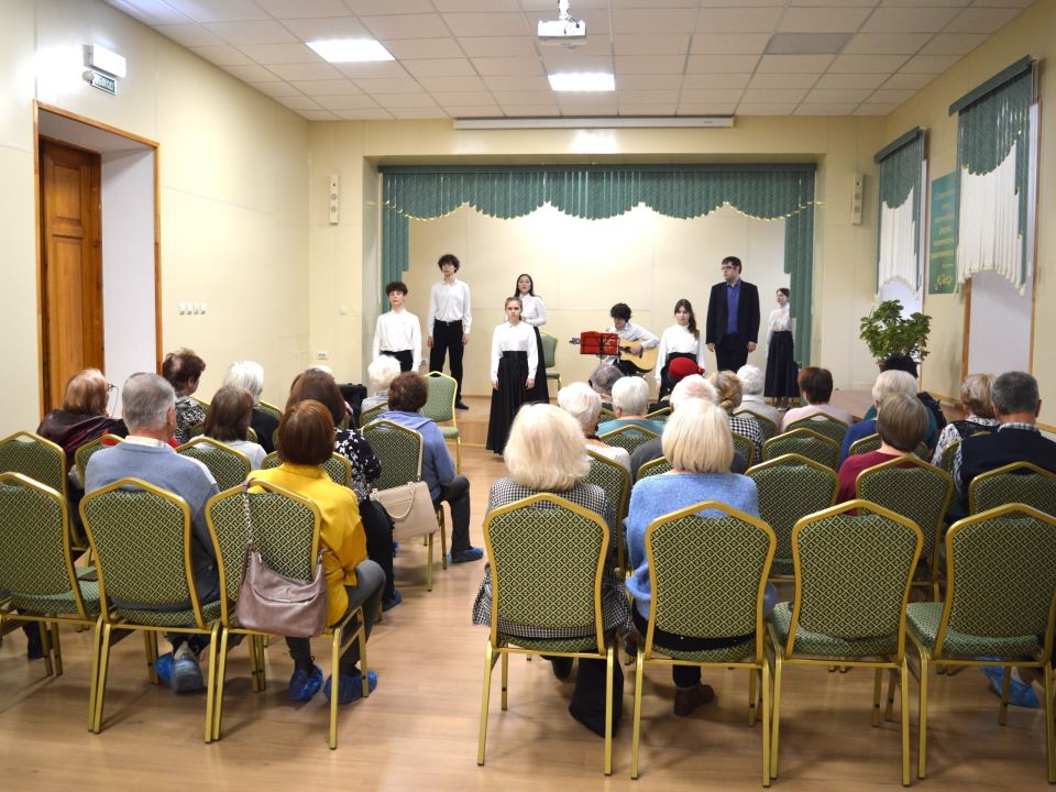 В рамках многолетнего сотрудничества проекта "Курское долголетие" и городского культурного центра "ЛИРА" в Центре социального облуживания "Участие" г. Курска" для участников проекта «Курское долголетие» состоялся...