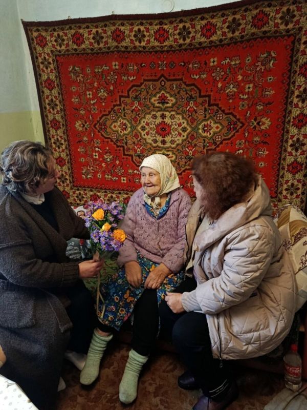 ПОЗДРАВЛЕНИЕ С ЮБИЛЕЕМ!. На хуторе Майском в этом году были особенные поводы для радости
