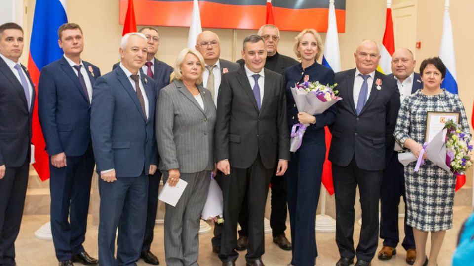 Екатерина Письменная: Губернатор Курской области в торжественной обстановке вручил награды отличившимся курянам