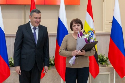 Николай Волобуев: Вчера в г. Курске в торжественной обстановке Губернатор Курской области Хинштейн Александр Евсеевич вручил государственные и региональные награды отличившимся курянам