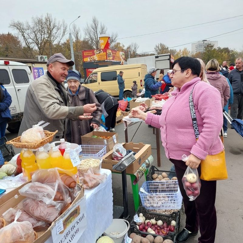 Фермеры и сельхозтоваропроизводители нашего района участвуют в Курской ярмарке