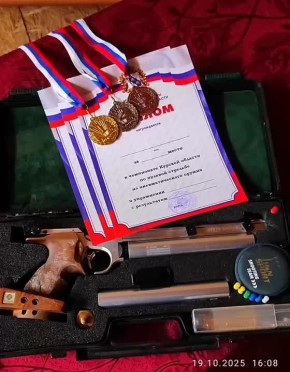 ЧЕМПИОНЫ ПО ПУЛЕВОЙ СТРЕЛЬБЕ