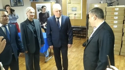 Федерация шахмат России передала Курской области четыре тысячи комплектов для обучения игре
