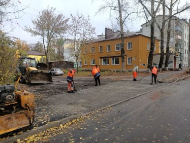 В Железнодорожном округе Курска устранят замечания по тротуару