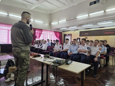 22 октября в школе №6 города Курчатова для учащихся 9А и 9В классов, представляющих кадетов Росгвардии и казачество, курсантами военно-патриотического клуба "Разведчик" было проведено занятие по тактической медицине