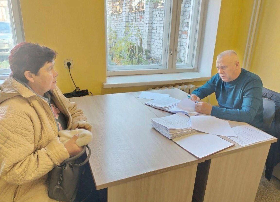 Павел Золотарев:   Провел личный прием граждан в Администрации Глушковского района Павел Золотарев:   Провел личный прием граждан в Администрации Глушковского района