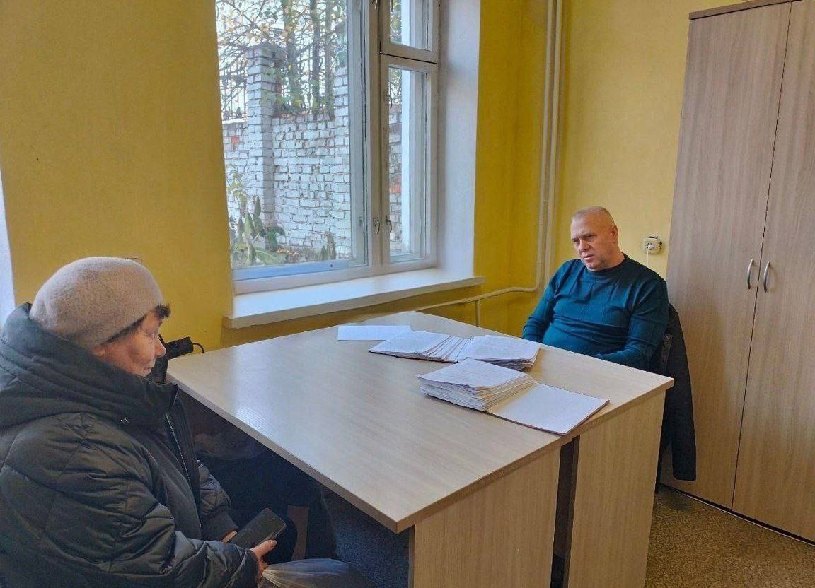 Павел Золотарев:   Провел личный прием граждан в Администрации Глушковского района Павел Золотарев:   Провел личный прием граждан в Администрации Глушковского района