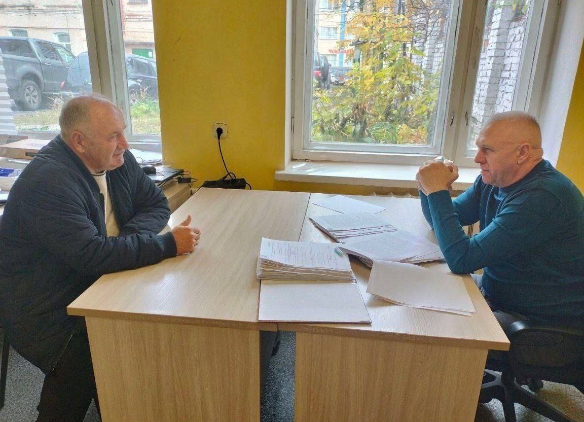 Павел Золотарев:   Провел личный прием граждан в Администрации Глушковского района Павел Золотарев:   Провел личный прием граждан в Администрации Глушковского района
