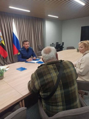 Заместитель прокурора Курской области Олег Мануковский провел личный прием участников специальной военной операции и членов их семей