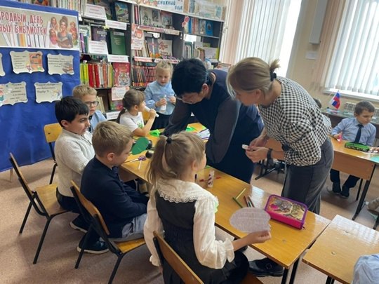 День сказки в библиотеке — это мероприятие, которое помогает детям познакомиться с богатством русской народной культуры! День сказки в библиотеке — это мероприятие, которое помогает детям познакомиться с богатством русской народной культуры!