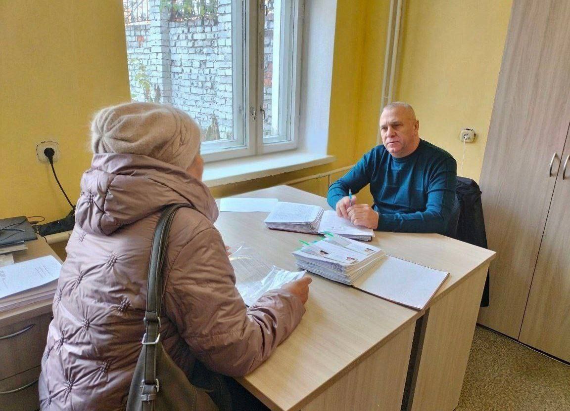 Павел Золотарев:   Провел личный прием граждан в Администрации Глушковского района Павел Золотарев:   Провел личный прием граждан в Администрации Глушковского района