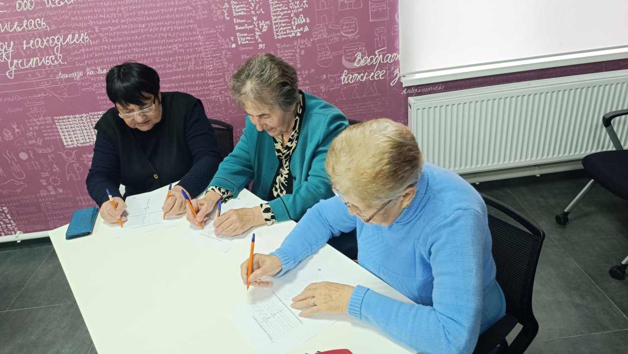 «Росатом Энергосбыт» Курск запустил курсы цифровой грамотности для клиентов серебряного возраста в городе Обоянь «Росатом Энергосбыт» Курск запустил курсы цифровой грамотности для клиентов серебряного возраста в городе Обоянь