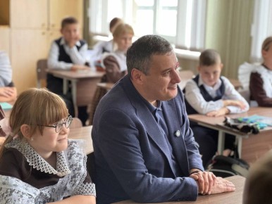 #КадрДня. Александр Хинштейн сегодня был с рабочей поездкой в Тимском районе