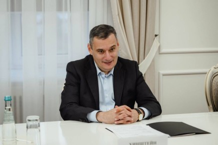 Александр Хинштейн обсудил с председателем «Сбербанка» развитие соцпрограмм региона